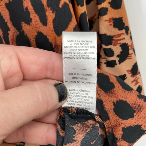 Natori Wild Cheetah PJ Top Womens Sz XS Brown Black Oversized Animal Print Loose - Picture 8 of 11